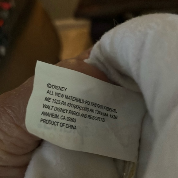 Disneyland Resorts Iconic Mickey Mouse Hand Glove - Picture 4 of 7